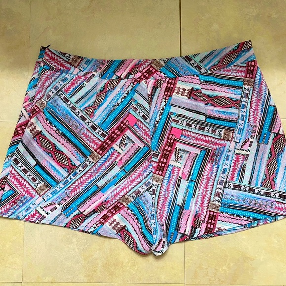 Juniors-Colorful Skort-Zip Up Side**NEVER WORN** - Picture 2 of 4